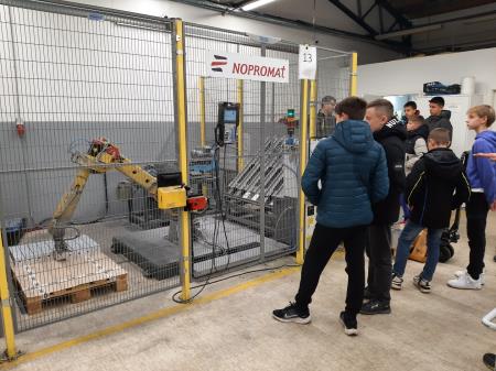 Mehatronik robot Vinko 3